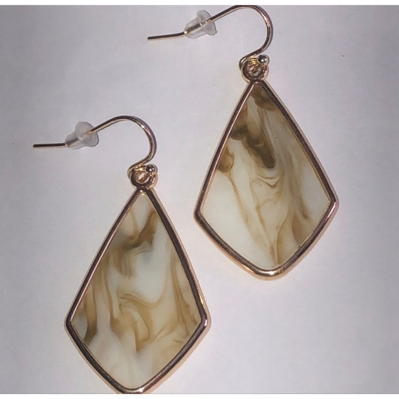 Jasmine Jewelry - Jasmine Lane Marbled Gold Tone and Cream Dangle Drop Boho Earrings